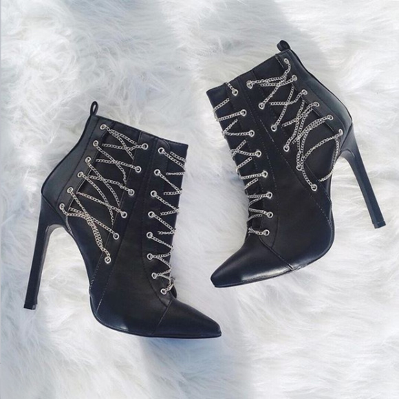 Lilliana Shoes - Lilliana Cara-7 Bootie Black with Chains New